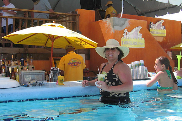Swim up bar at Margaritaville